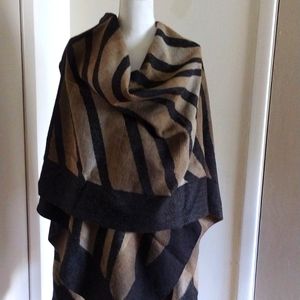 Pancho             Beautiful reversible Pancho